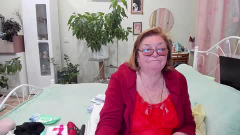 Snapshot of flowerlover8 chatting on September 18, 2025, 7:27 pm Flowerlower online show from September 18, 2025, 7:27 pm