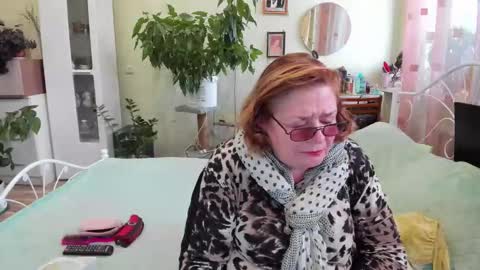 Snapshot of flowerlover8 chatting on September 20, 2025, 2:40 pm Flowerlower online show from September 20, 2025, 2:40 pm