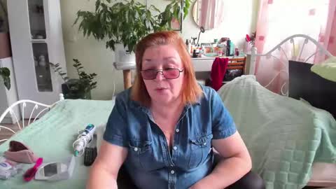 Snapshot of flowerlover8 chatting on October 5, 2025, 12:36 pm Flowerlower online show from October 5, 2025, 12:36 pm