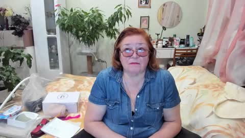 Snapshot of flowerlover8 chatting on October 16, 2025, 4:52 pm Flowerlower online show from October 16, 2025, 4:52 pm