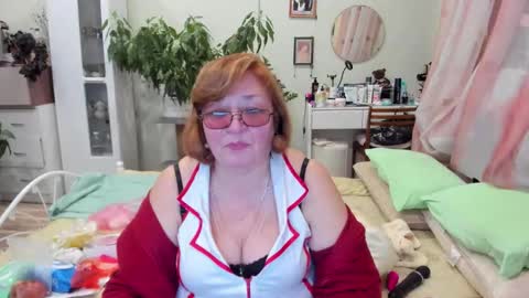 Snapshot of flowerlover8 chatting on October 21, 2025, 5:57 pm Flowerlower online show from October 21, 2025, 5:57 pm