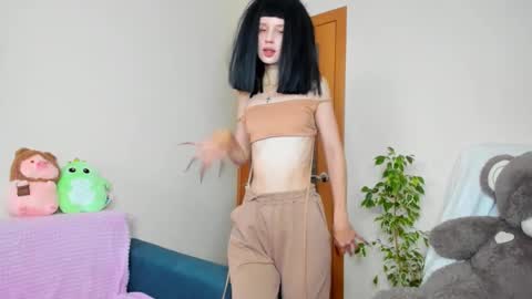 Flower online show from September 15, 2025, 2:17 pm