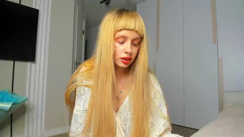 Flower online show from April 28, 2026, 5:18 pm