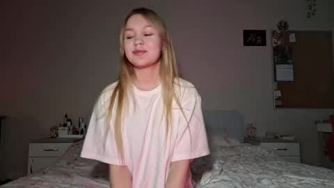Snapshot of flowflirtx chatting on May 13, 2026, 2:03 pm flowflirtx online show from May 13, 2026, 2:03 pm