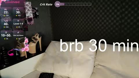 fluffy_cloude online show from April 18, 2026, 4:22 pm