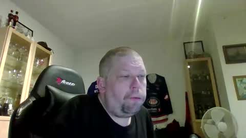 Snapshot of fluffy_espen chatting on March 16, 2026, 5:13 am fluffy_espen online show from March 16, 2026, 5:13 am