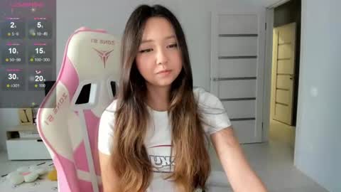Snapshot of fluffy_rose chatting on July 28, 2026, 1:23 am Rose online show from July 28, 2026, 1:23 am