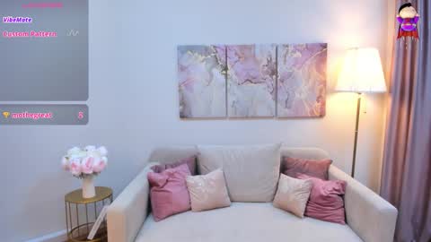 Lina online show from March 26, 2026, 11:43 pm