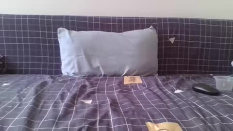 flylen online show from December 17, 2025, 4:02 pm