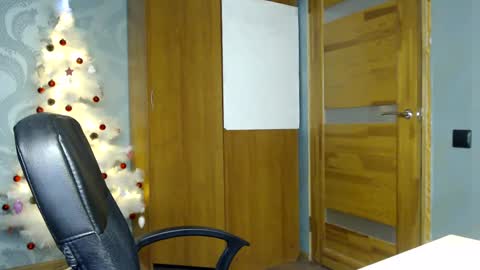 Molli  Ready for any play with you. Hottest show in pvt  Help a student earn big tokens  online show from December 25, 2024, 4:11 pm