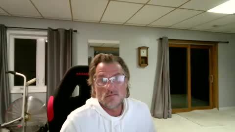 foodforcatfists online show from April 2, 2026, 4:54 am