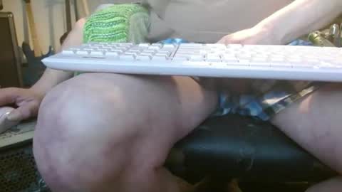 Snapshot of fooman103 chatting on April 21, 2026, 2:15 am Fooman1007 online show from April 21, 2026, 2:15 am