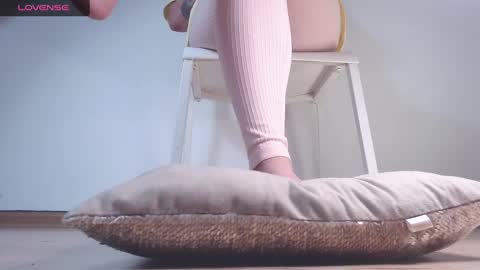 Snapshot of foot_goddes_ chatting on December 4, 2024, 10:24 am Sandy online show from December 4, 2024, 10:24 am