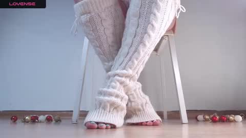 Snapshot of foot_goddes_ chatting on December 25, 2024, 12:47 pm Sandy online show from December 25, 2024, 12:47 pm