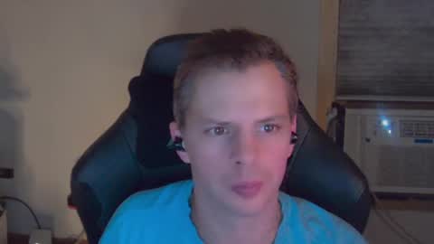 Snapshot of forever_broken chatting on October 27, 2025, 5:11 am forever_broken online show from October 27, 2025, 5:11 am