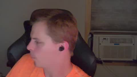 Snapshot of forever_broken chatting on October 29, 2025, 5:42 am forever_broken online show from October 29, 2025, 5:42 am