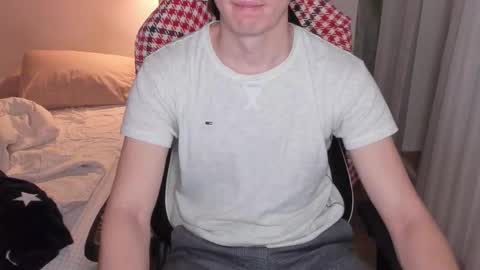 Snapshot of forrest_grump chatting on December 19, 2025, 2:07 am Dean online show from December 19, 2025, 2:07 am