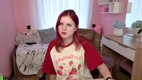 Snapshot of fox_cutee chatting on June 25, 2026, 5:12 am Fox online show from June 25, 2026, 5:12 am