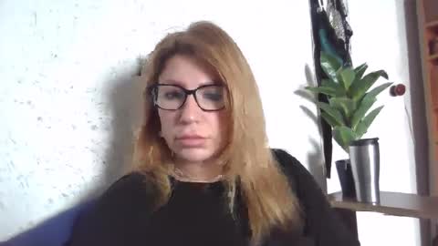 Snapshot of fox_red_lady7 chatting on March 6, 2025, 7:57 am fox_red_lady7 online show from March 6, 2025, 7:57 am