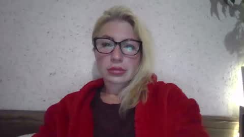 Snapshot of fox_red_lady7 chatting on October 5, 2025, 7:01 pm fox_red_lady7 online show from October 5, 2025, 7:01 pm