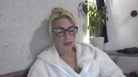 Snapshot of fox_red_lady7 chatting on October 8, 2025, 7:44 pm fox_red_lady7 online show from October 8, 2025, 7:44 pm