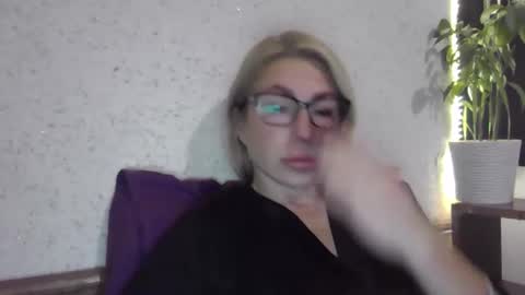 Snapshot of fox_red_lady7 chatting on November 7, 2025, 7:47 pm fox_red_lady7 online show from November 7, 2025, 7:47 pm