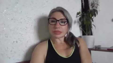 Snapshot of fox_red_lady7 chatting on November 14, 2025, 11:20 am fox_red_lady7 online show from November 14, 2025, 11:20 am