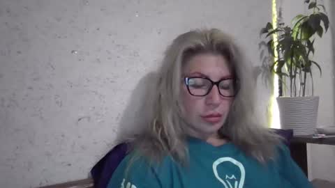 Snapshot of fox_red_lady7 chatting on November 15, 2025, 5:53 pm fox_red_lady7 online show from November 15, 2025, 5:53 pm