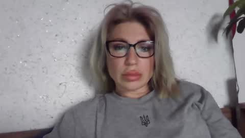 fox_red_lady7 online show from April 12, 2026, 8:41 am