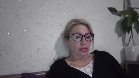 fox_red_lady7 online show from May 11, 2026, 6:38 pm