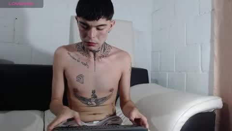 Snapshot of foxbadboy chatting on July 18, 2026, 2:05 am foxbadboy online show from July 18, 2026, 2:05 am