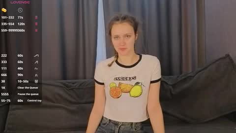 Snapshot of foxfever chatting on November 11, 2025, 6:57 am Lily online show from November 11, 2025, 6:57 am