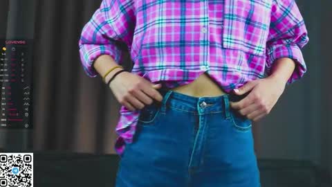 Snapshot of foxfever chatting on November 22, 2025, 7:18 am Lily online show from November 22, 2025, 7:18 am