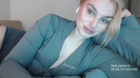 i am your baby Alien  online show from September 22, 2025, 10:50 am