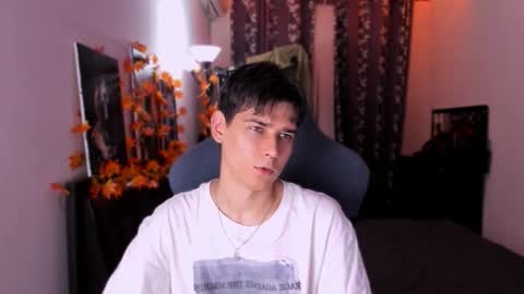 Foxicfu online show from November 3, 2025, 1:12 pm