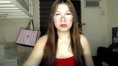 Snapshot of foxieeealona chatting on November 29, 2025, 4:37 am Alicia Baby online show from November 29, 2025, 4:37 am