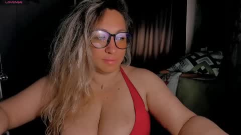 Snapshot of foxxxy__lady chatting on May 8, 2026, 2:28 am Kris online show from May 8, 2026, 2:28 am