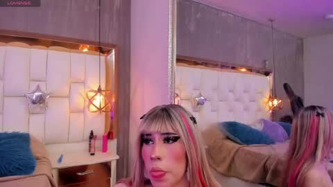 Snapshot of foxxy_dolce chatting on April 16, 2026, 9:39 pm Foxxy online show from April 16, 2026, 9:39 pm