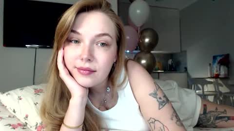 Snapshot of foxxycindy chatting on December 4, 2025, 8:50 pm Cindy online show from December 4, 2025, 8:50 pm