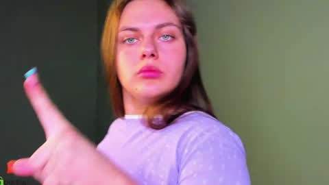 Snapshot of foxy__vibe chatting on April 27, 2026, 3:04 am April online show from April 27, 2026, 3:04 am