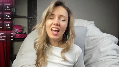 Snapshot of foxy_blond chatting on January 31, 2025, 7:29 am Foxy online show from January 31, 2025, 7:29 am