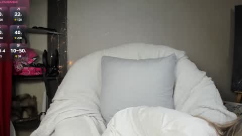 Snapshot of foxy_blond chatting on February 1, 2025, 3:30 am Foxy online show from February 1, 2025, 3:30 am