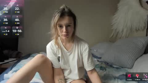 Snapshot of foxy_blond chatting on February 17, 2025, 3:15 am Foxy online show from February 17, 2025, 3:15 am