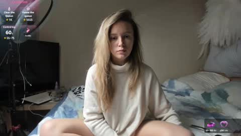 Snapshot of foxy_blond chatting on February 18, 2025, 8:59 am Foxy online show from February 18, 2025, 8:59 am