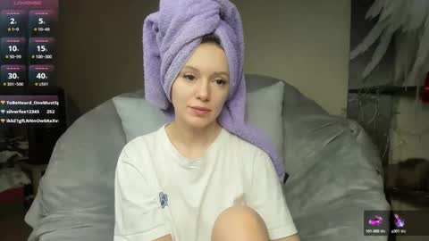 Snapshot of foxy_blond chatting on March 6, 2025, 10:41 am Foxy online show from March 6, 2025, 10:41 am