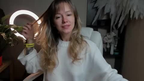 Snapshot of foxy_blond chatting on September 16, 2025, 12:22 am Foxy online show from September 16, 2025, 12:22 am