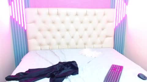 Ella online show from January 31, 2025, 6:14 pm