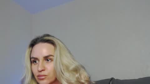 Foxy Kimmi online show from February 15, 2026, 7:51 am