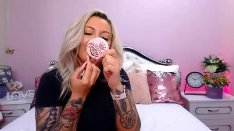 Snapshot of foxyclarisee chatting on May 12, 2026, 5:43 pm Clarisee online show from May 12, 2026, 5:43 pm