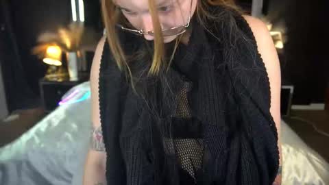 Maya online show from November 12, 2025, 2:39 pm